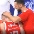 Kakav momenat: Prepuna Arena skandirala Dobriću (VIDEO)