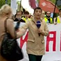 Žena krenula kući kroz kolonu studenata: Rešili je za minut
