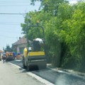 Dan posle Zbora počelo asfaltiranje trotoara u Ulici Milena Jovanovića i Arsenija Čarnojevića u Prokuplju