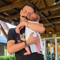 (Foto) krst na tunici i ime bebe: Sve je spremno za krštenje sina Milana Vasića: Evo šta će mali Despot nositi