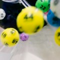Ova tri broja kao da uvek "ispadnu" iz bubnja - nikad ih nema u sedmici. Evo koje cake za LOTO izdvaja veštačka inteligencija