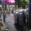 Učesnici protesta napali policiju