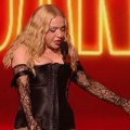 Madona zaboravila zašto je na bini: Scena s dodele nagrada o kojoj svi pričaju, fanovi zabrinuti (video)