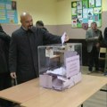 Poslanički kandidat Miroslav Petrašinović glasao u OŠ „Vuk Karadžić“