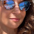 „Vrela uzbuđenja u mom omiljenom gradu“: Sanja Marinković otputovala u Dubai, zasijala u kupaćem i pokazala noge u…