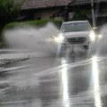 "Vrlo opasno vreme"! Upaljena 3 alarma, RHMZ izdao upozorenje: Jak olujni vetar, pljuskovi i grmljavina napraviće haos
