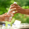 Sve više slučajeva trovanja flaširanom vodom u Hrvatskoj! Vujović: Nema spornih proizvoda u Srbiji, pojačali smo kontrole