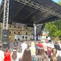 Etno spektakl u centru Sremskih Karlovaca Folkloraši prikazali deo đurđevdanskih običaja (foto)