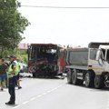 Majka ne zna da je ostala bez sina: Potresne scene kod Obrenovca: Na mestu sudara kamiona i autobusa i brat stradalog vozača…