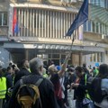 Protest ispred PU u Nišu završen puštanjem veterana