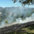Jedna osoba teško povređena u požaru koji je buknuo u voćnjaku kod Čačka: Meštani u strahu od širenja plamena