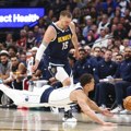 Brutalan tripl-dabl Nikole Jokića za tri četvrtine: Denver se izvukao, Marej ubacio 53 poena