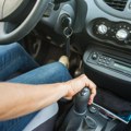 Funkcija koja olakšava vožnju: Tajno dugme u automobilu za koje mnogi vozači ne znaju