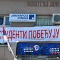 Postavljen prvi transparent u Prokuplju: STUDENTI POBEĐUJU
