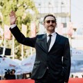 Nikola Đuričko, Hristina Popović i Goran Bogdan na crvenom tepihu u Sarajevu: Premijera filma "Virus patološke dobrote"…