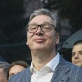 Активисти СНС поручују: „ејуђебоп ајибрс“ (ВИДЕО)