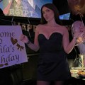 Zavirite na gala proslavu rođendana dalile Dragojević: Usred Njujorka trešte narodnjaci u restoranu: Ona u miniću sa brutalnim…