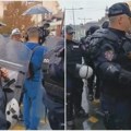 "Tokom skupa SNS u Zrenjaninu policija blokirala slobodu kretanja, privela dvojicu aktivista"