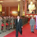 Severna Koreja: Građanima rečeno da zaštite portrete dinastije Kim tokom tropske oluje