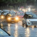 Posle superćelijske oluje u vojvodini, nevreme stiglo u Beograd: Pljušti kiša, RHMZ izdao novo upozorenje