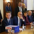 Vučević predao RIK-u izbornu listu SNS-a „Aleksandar Vučić – Srbija ne sme da stane”