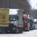 Haos na Batrovcima! Čeka se najmanje 10 sati: Kamioni stoje u dve kolone, problem na hrvatskoj strani (foto)