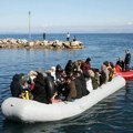 Devojka poginula, 45 migranata preživelo posle prevrtanja čamca kod Italije