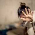 Metalnim lancem tukao ženu i svastiku u stanu: Porodično nasilje u Beogradu