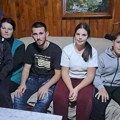 Dečaka (13) zgazio konj dok je izvlačio drva iz šume: Ahmet želeo da zaradi za porodicu pa zadobio povrede glave, ipak…