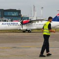 Haos na aerodromu u Beogradu: Nemica razlupala policijski auto