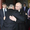 Zagrljaj govori više od hiljadu reči?: Sastančili Putin i Kim Džong Un, ruski predsednik: "Nikada vam nećemo zaboraviti..."…