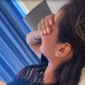 "Ovo je toliki bol, ovo samo meni može da se desi" Pevačica sa plaže hitno prebačena u bolnicu: plače i jauče od bolova