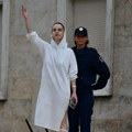 Žena htela da uđe u Ramin kabinet, policija je sprečila: Drama na protestima u Tirani, Telegraf na licu mesta