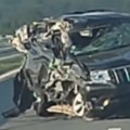 Jeziv udes kod Obrenovca Automobil smrskan, od silene udara guma odletela 50 metara (video)