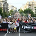 „Mi smo svetlo, a oni su tama“: Ispred REM-a završen još jedan protest „Srbija protiv nasilja“