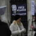 Politički zatvorenik Džulijan Asanž: Umiranje na rate