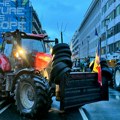 Haos u Briselu: Farmeri zapalili barikade i probili policijske punktove (foto/video)