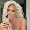 Šok snimak s nedelje mode u Parizu - Jelena Karleuša izašla na pistu! Šetala s Ronaldovom ženom! (video)