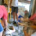 Incident na filozofskom fakultetu u Novom Sadu: Muškarac gurnuo i oborio devojku na glasanju za studentski parlament (video)