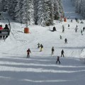 Ova fotografija najbolje opisuje vremenski rolerkoster: Danas se Kopaonik zabeleo, a pogledajte kako je izgledao juče