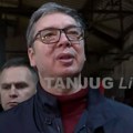 Nastavlja se obilazak istočne Srbije: Vučić u Knjaževcu razgovara sa građanima i poljoprivrednicima