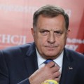 "Obojena revolucija u Srbiji nije u bojama srpske trobojke, već u boji albanske zastave!" Oglasio se Dodik posle incidenata u…