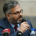 Profesor Čantrak ispred Pravnog fakulteta: Ko su maskirani ljudi koji ne znaju ni da nose uniformu