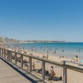 Francusko odmaralište pokrenulo kampanju protiv nošenja kupaćih kostima van plaže