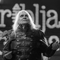 Poslednja želja Bore Čorbe ispunjena: Ukrštene dve gitare, grad Čačak se odužio legendi roka