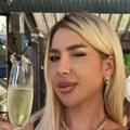 Jovana u teretani digla nogu i pokazala koliko je rastegljiva, pa uz sliku s glisera zamolila za oproštaj