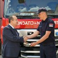 Uručeno jedno vatrogasno vozilo Dačić u Prokuplju najavio jačanje Sektora za vanredne situacije