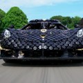 LEGO hiperautomobil od 328 hiljada kockica postavio rekord. Sopstvenim pogonom dostigao brzinu od 111 km/h
