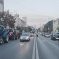 Haos u saobraćaju uoči mitinga SNS u Novom Sadu: Traktori blokirali centar grad, mnoge ulice zatvorene, prisutan veliki broj…