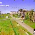 Kolona oklopnih vozila spržena u nekoliko sekundi Roj ruskih dronova krenuo u brzi napad (VIDEO)